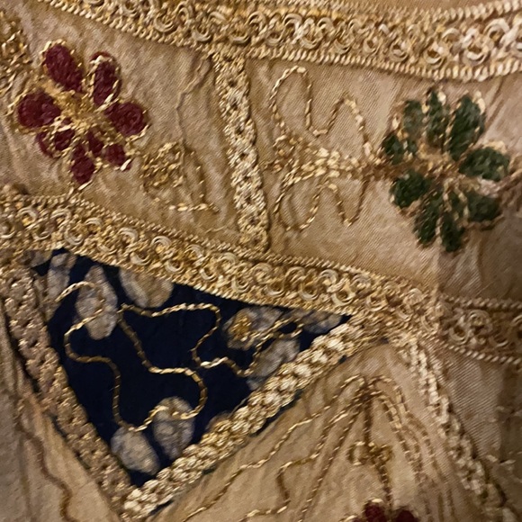 Gorgeous vintage long embroidered wraparound beige skirt made in India (mlb) - Picture 14 of 16